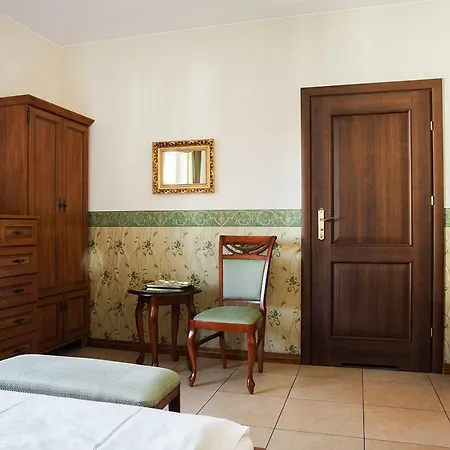 לינה וארוחת בוקר Residenz Selena