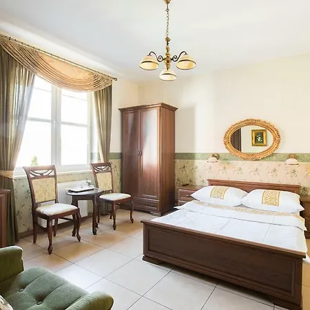 לינה וארוחת בוקר Residenz Selena