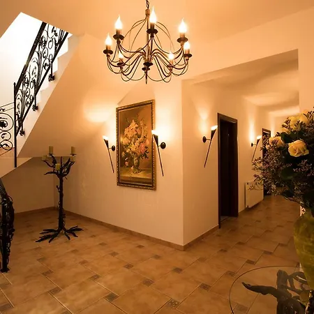 לינה וארוחת בוקר Residenz Selena אוסטקה